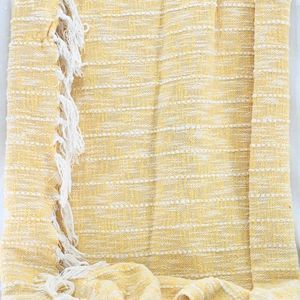 Throw blanket knit yellow and white tassels